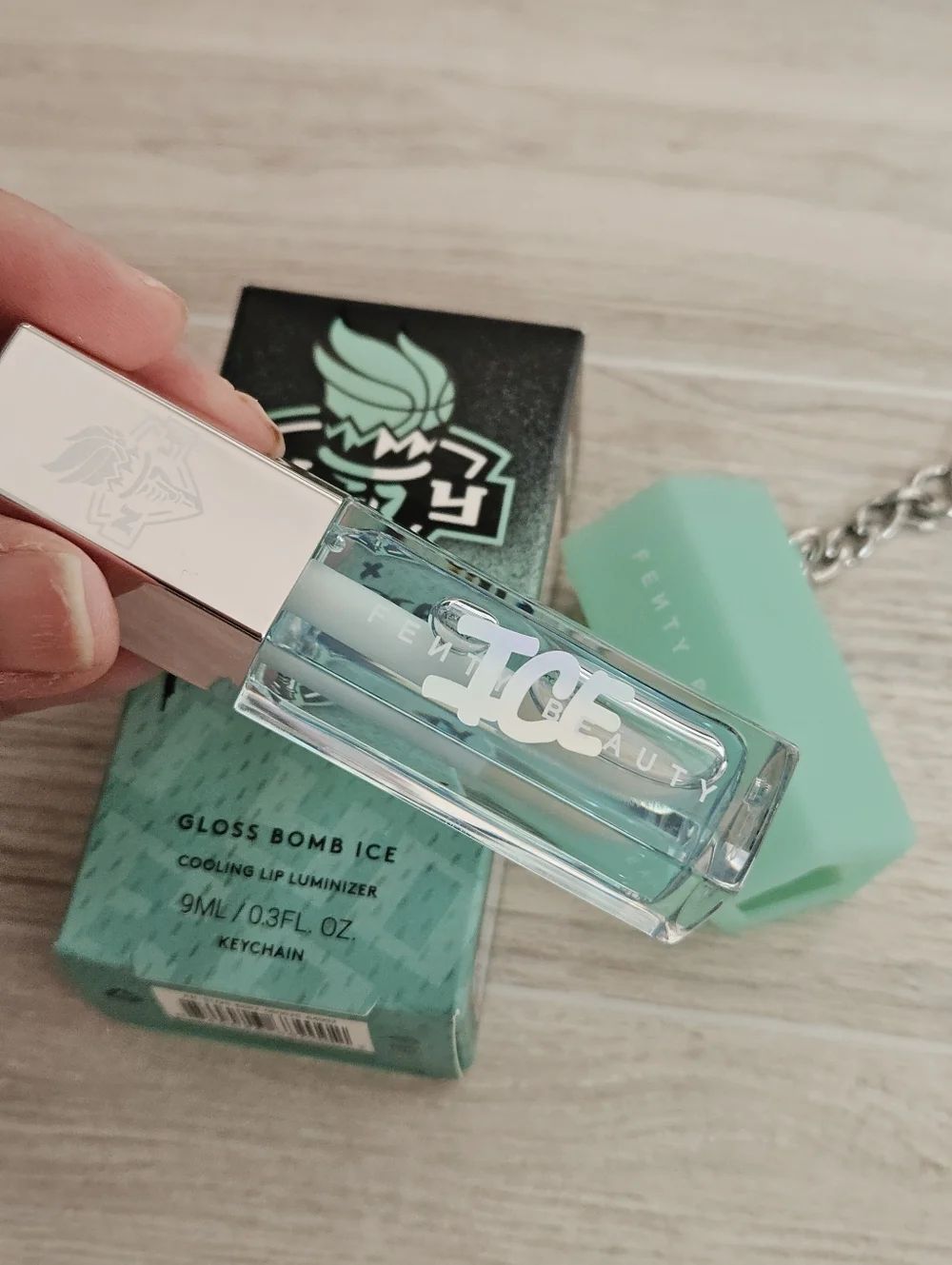 Fenty Beauty X NY Liberty Gloss Bomb Ice Cold Heart'd NEW with Keychain - Picture 7 of 8